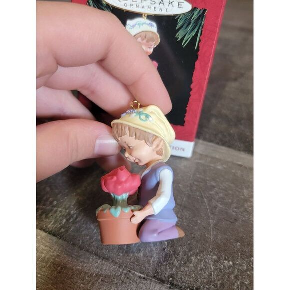 Hallmark Tulip Time 1994 Garden elves ornament Xmas decor - Picture 3 of 5